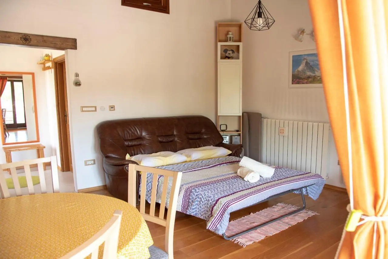 Apartment Villa Brneti & Medicinal Botanical Garden Pazin